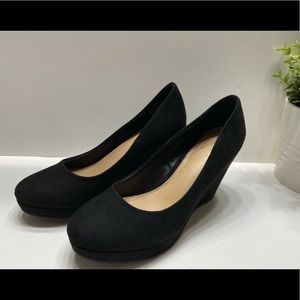 Gently used Apt 9 Microfiber Platform Wedges Pump Shoes